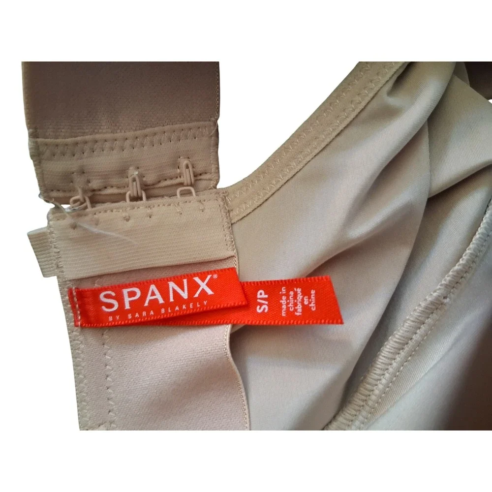 Spanx Suit Your Fancy Plunge Low-Back Thong Bodysuit Beige‎ Small 10156R